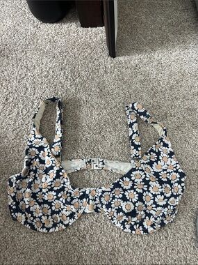 Charlie Holiday Navy Floral Underwire Bikini Top with Cream Daisies